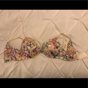 SOMA Vanishing Back Floral Bra (Size 36 C)